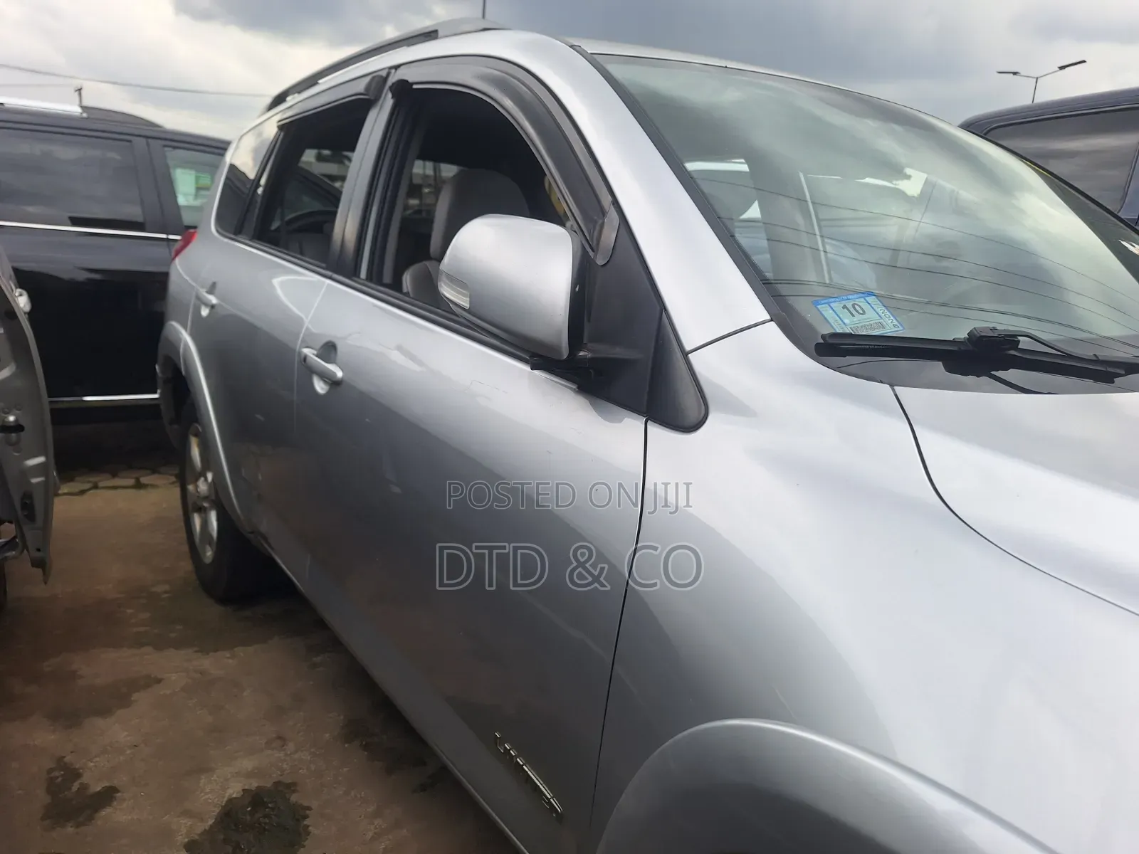 Toyota RAV4 2011 Silver