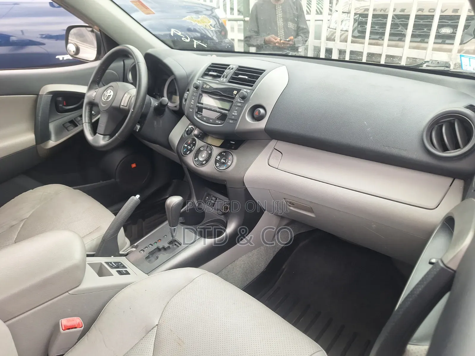 Toyota RAV4 2011 Silver