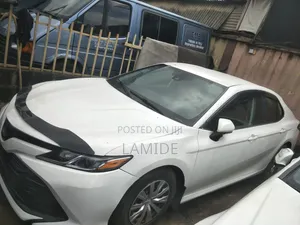 Toyota Camry 2019 White