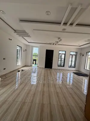 5bdrm Duplex in Chevron for rent
