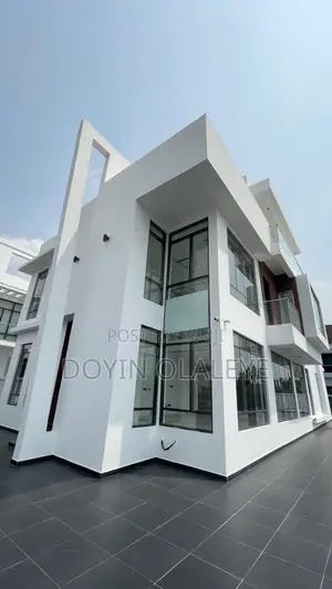 5bdrm Mansion in Osapa london for sale