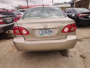 Toyota Corolla LE 2006 Gold