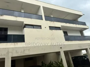 4bdrm Townhouse / Terrace in Lekki Phase 1 for rent