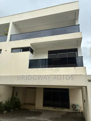 4bdrm Townhouse / Terrace in Lekki Phase 1 for rent