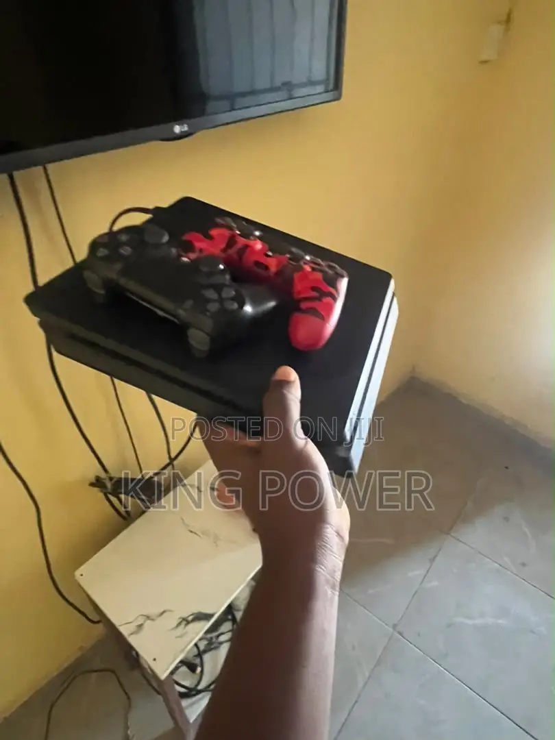 Black Ps4 Slim