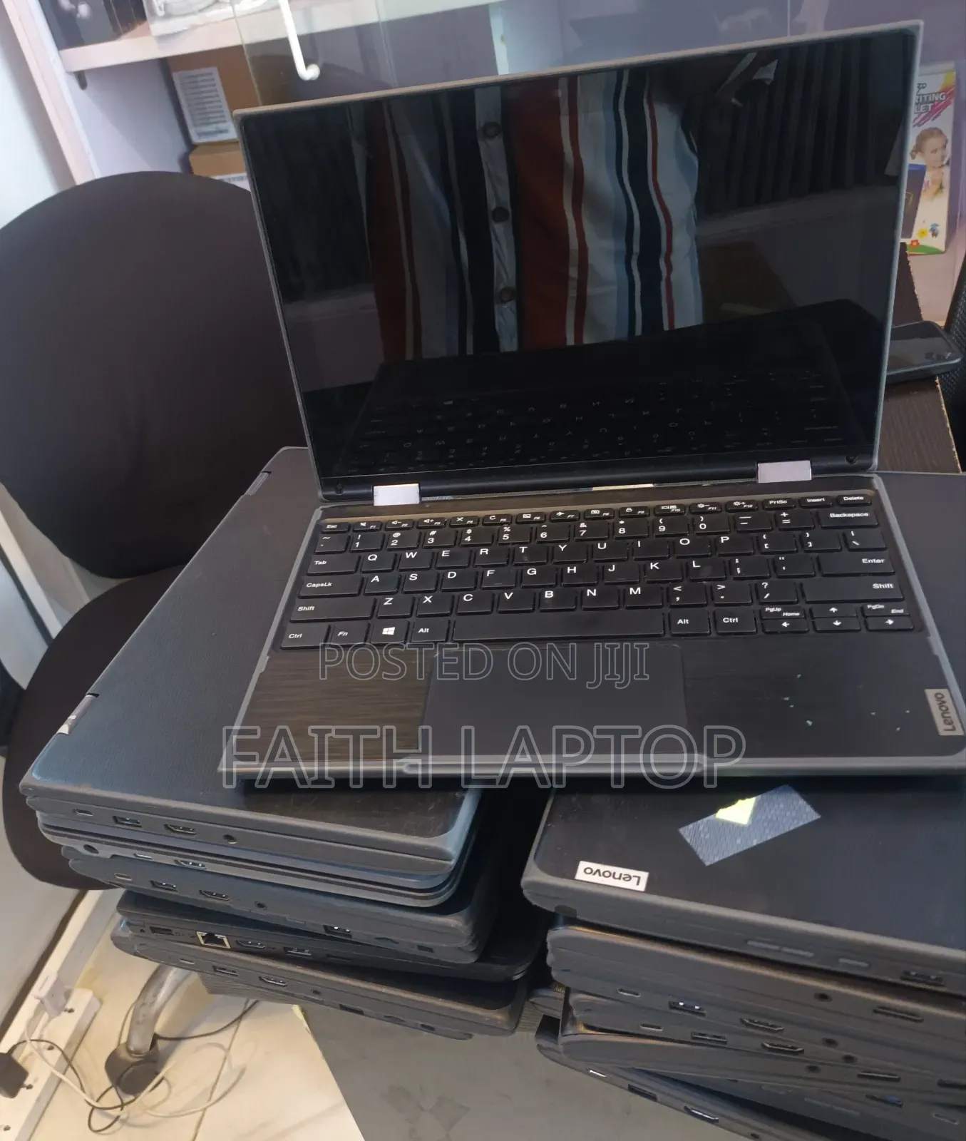 Laptop Lenovo 300e 4GB Intel Celeron SSD 128GB