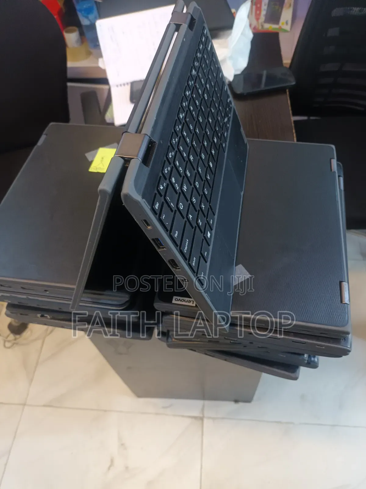 Laptop Lenovo 300e 4GB Intel Celeron SSD 128GB