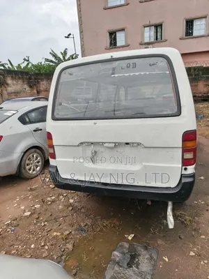 Toyota HiAce 1998 White