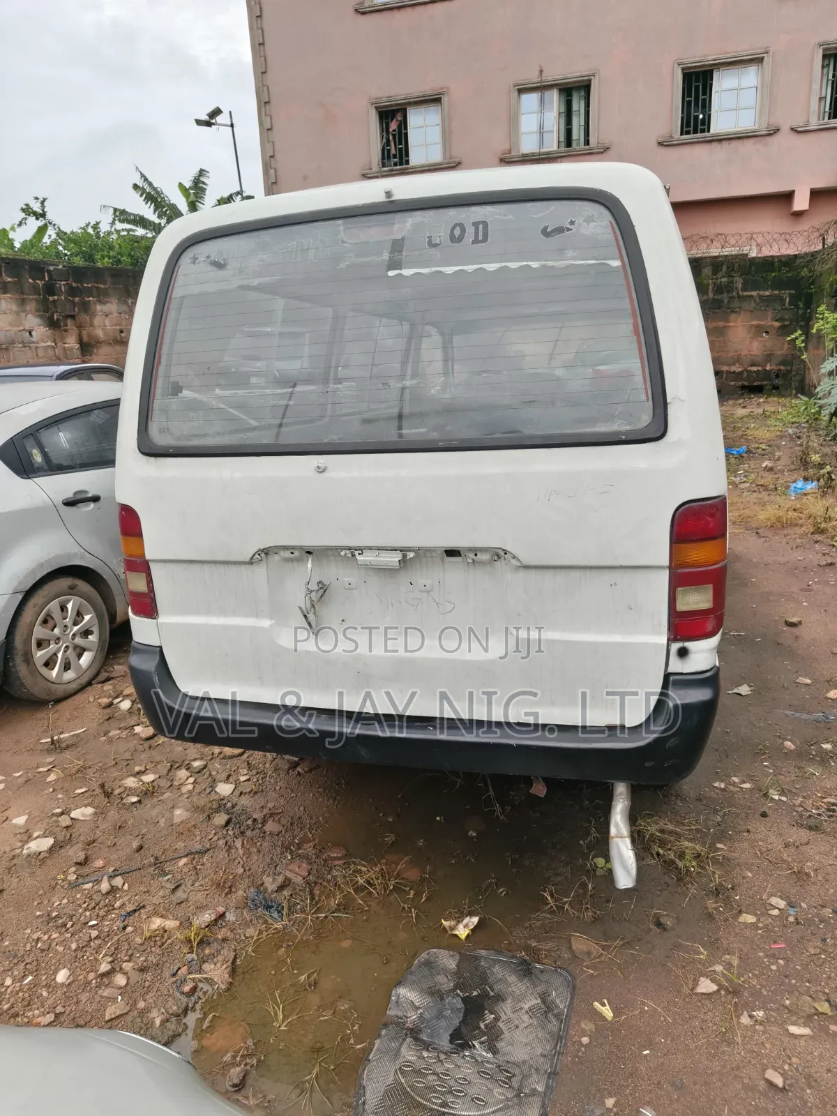 Toyota HiAce 1998 White