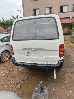 Toyota HiAce 1998 White
