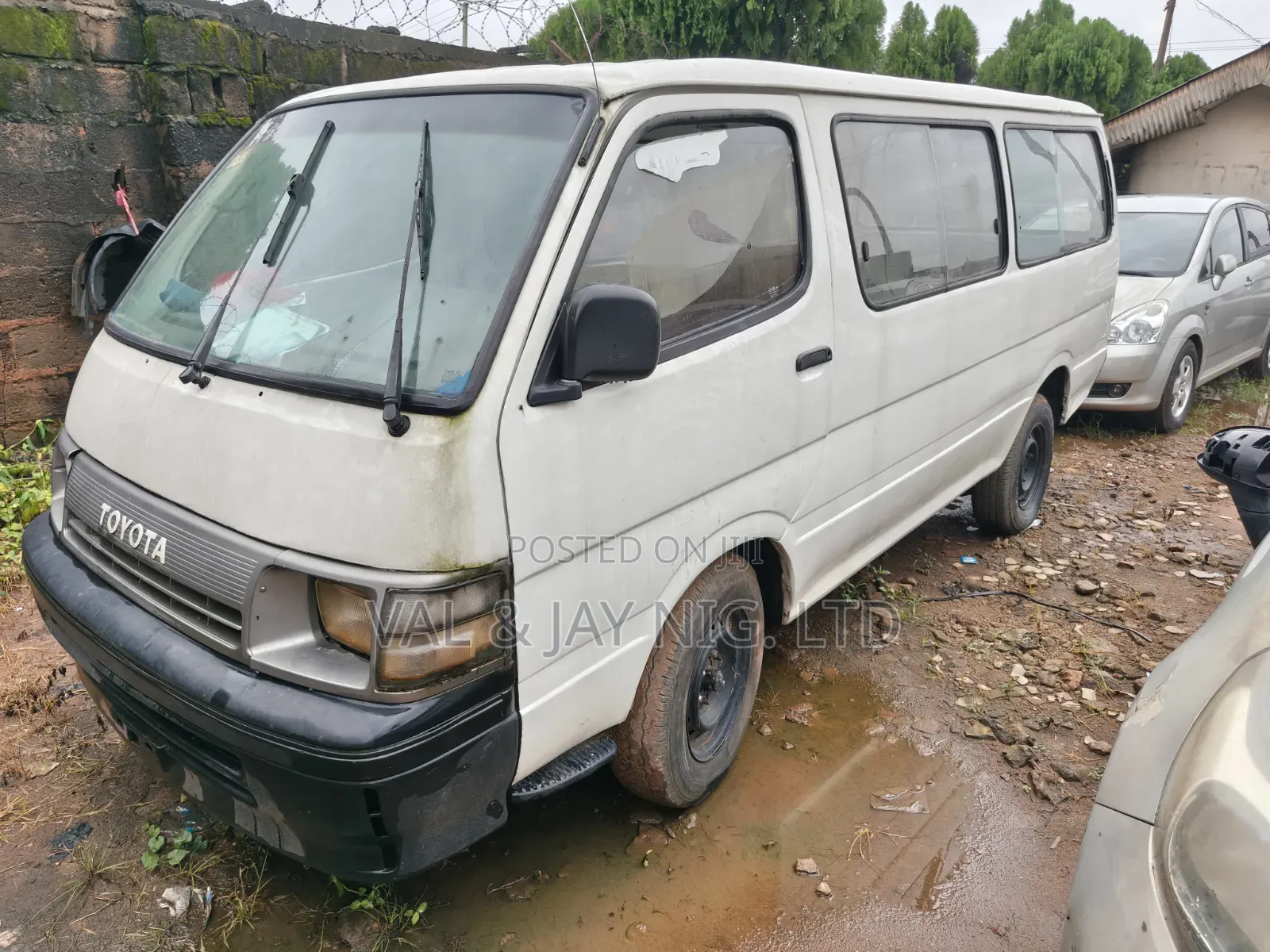 Toyota HiAce 1998 White