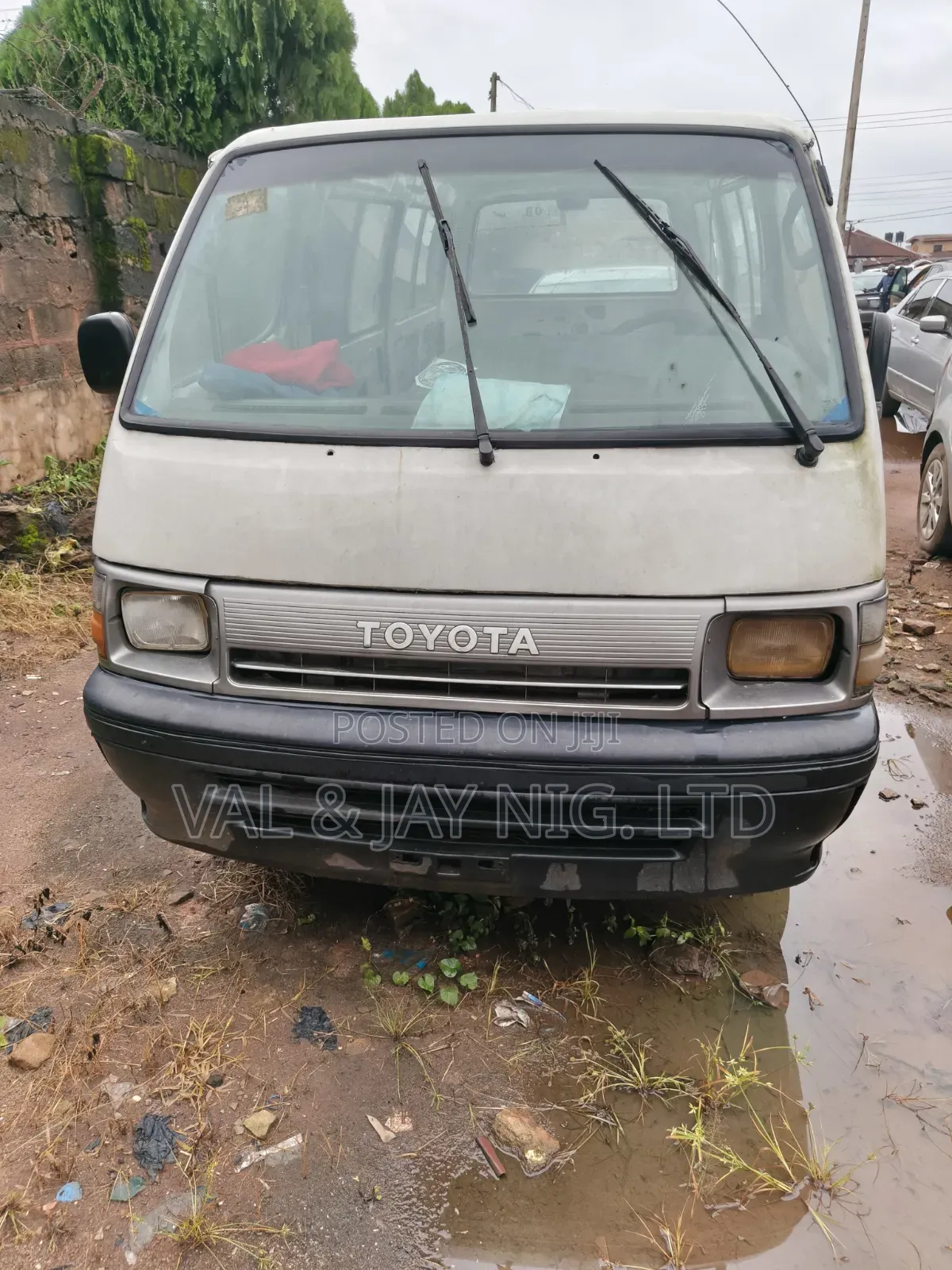 Toyota HiAce 1998 White