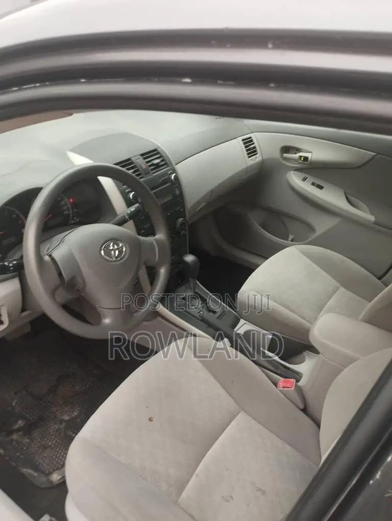 Toyota Corolla 2010 Gray