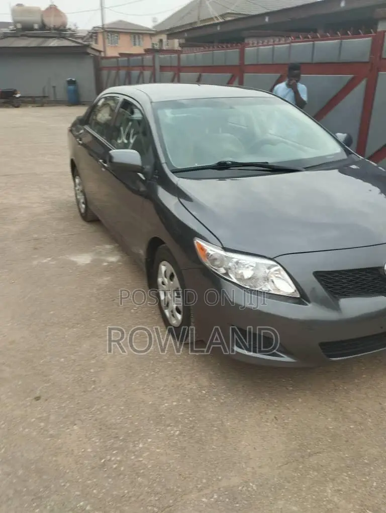 Toyota Corolla 2010 Gray