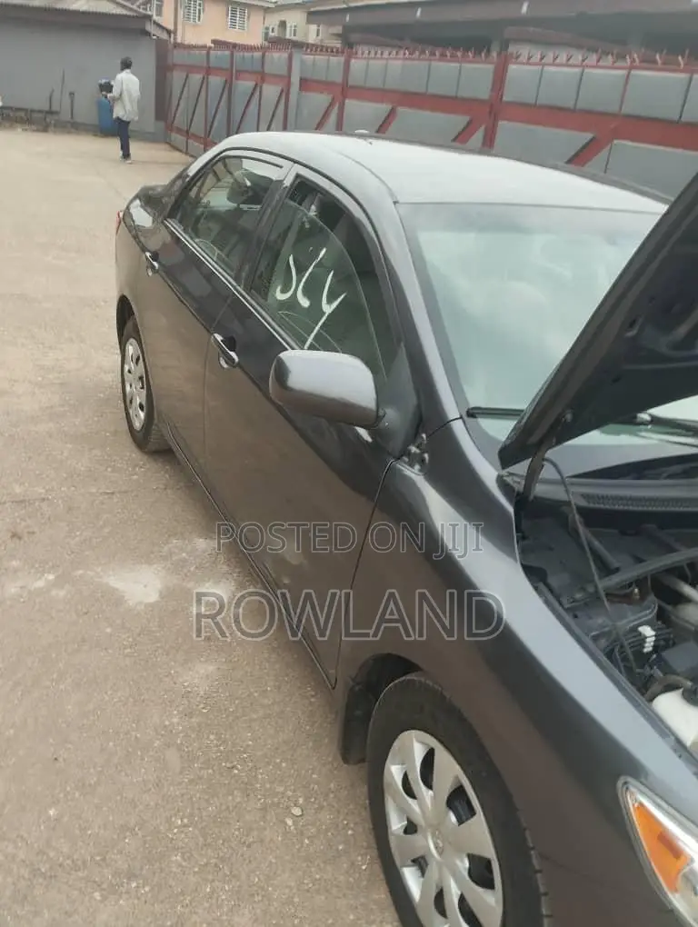 Toyota Corolla 2010 Gray