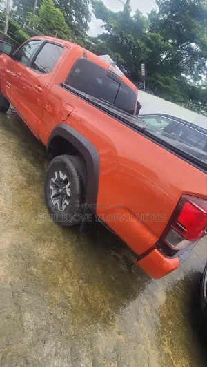 Toyota Tacoma 2018 Orange