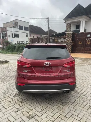 Hyundai Santa Fe 2013 Red