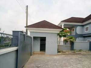 4bdrm Duplex in Basic Estate for rent