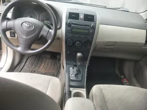 Toyota Corolla 2009 Gold