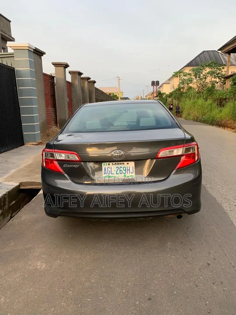 Toyota Camry 2012 Gray