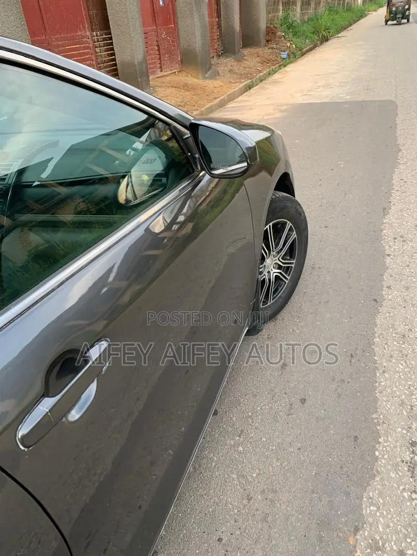 Toyota Camry 2012 Gray