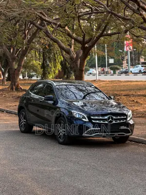 Mercedes-Benz GLA-Class 2018 Blue