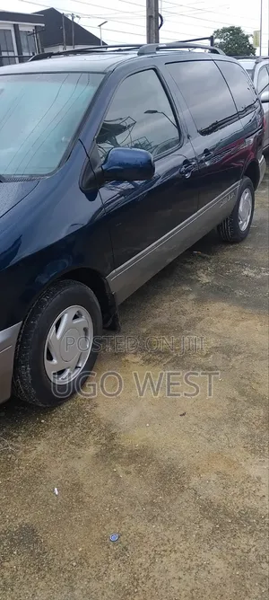 Toyota Sienna 2002 Blue