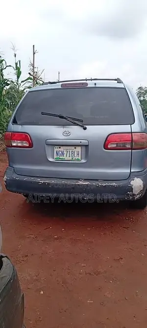 Toyota Sienna 2003 Gray