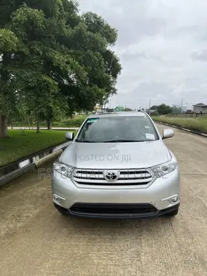 Toyota Highlander SE 2012 Silver