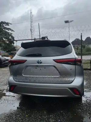 Toyota Highlander Platinum 2025 Gray