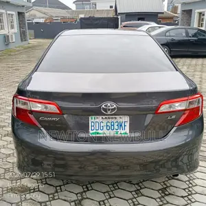 Toyota Camry LE 4dr Sedan (2.5L 4cyl 6A) 2014 Gray