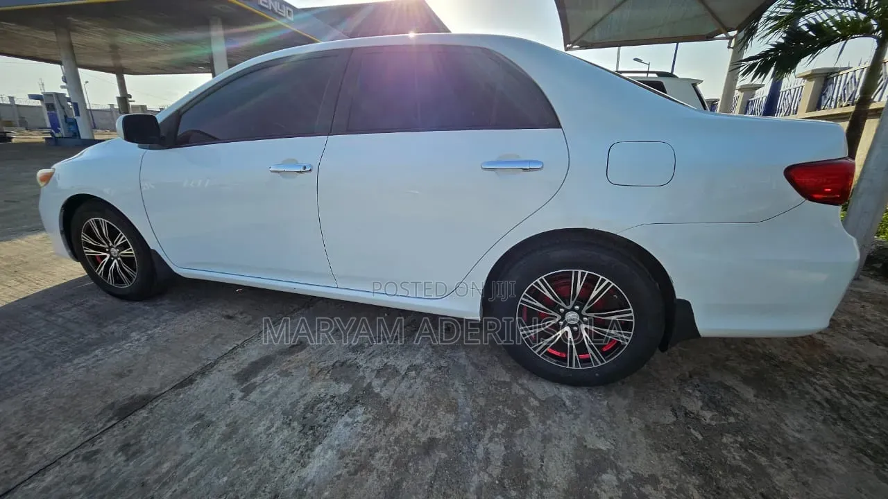 Toyota Corolla 2010 White