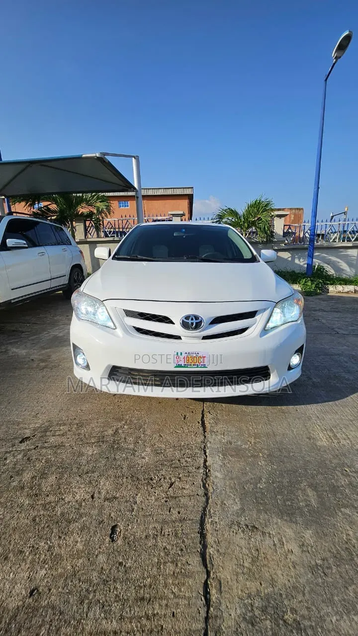 Toyota Corolla 2010 White