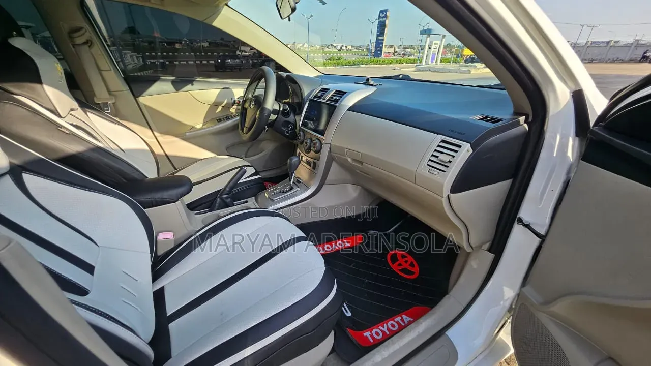 Toyota Corolla 2010 White