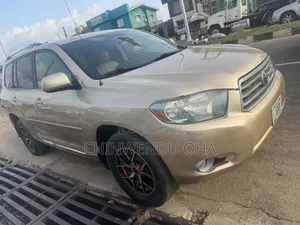 Toyota Highlander 2010 Gold