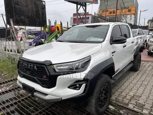 New Toyota Hilux 2024 White
