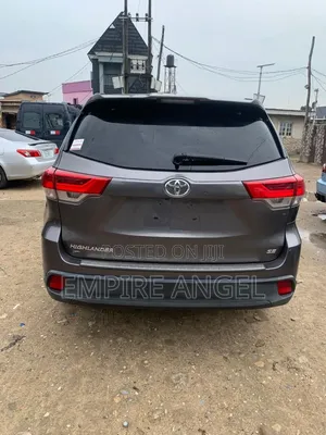 Toyota Highlander SE 2019 Gray