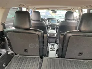 Toyota Highlander SE 2019 Gray