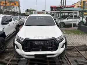 New Toyota Hilux 2024 White
