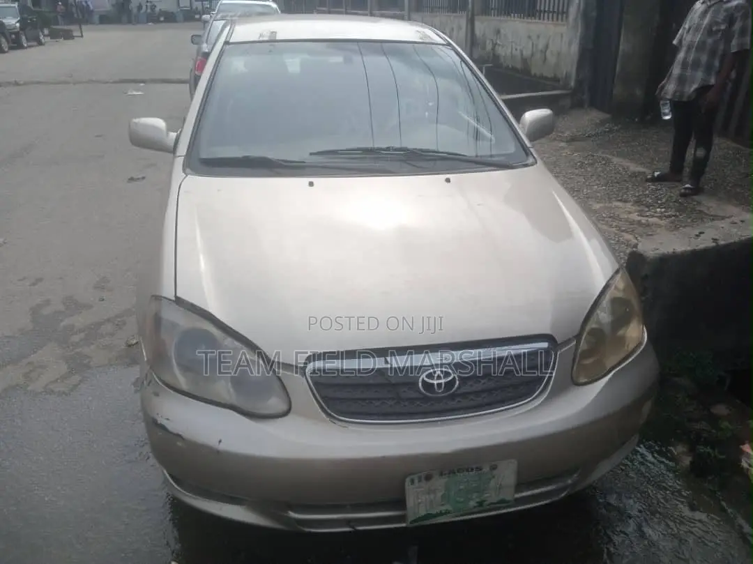 Toyota Corolla Sedan Automatic 2005 Gold