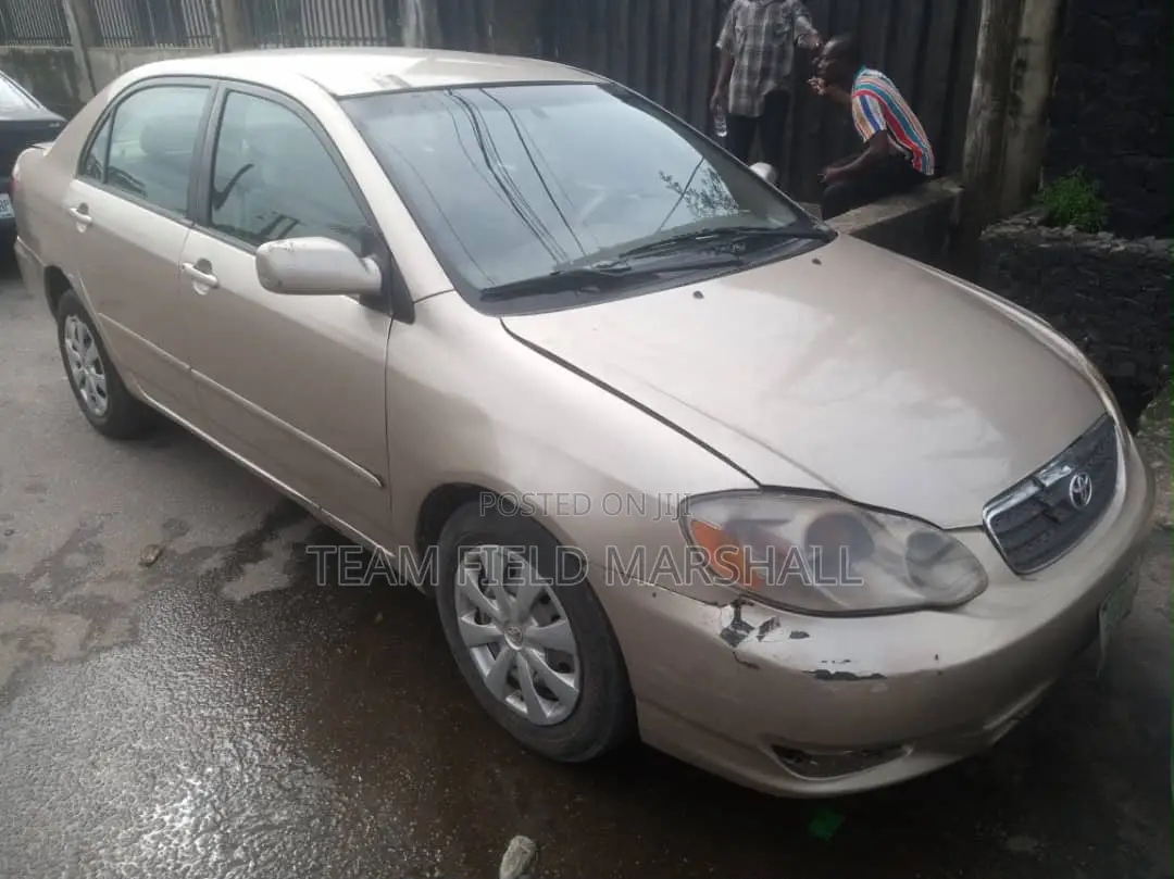 Toyota Corolla Sedan Automatic 2005 Gold