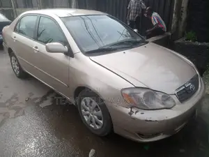 Toyota Corolla Sedan Automatic 2005 Gold