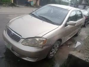 Toyota Corolla Sedan Automatic 2005 Gold