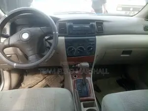 Toyota Corolla Sedan Automatic 2005 Gold