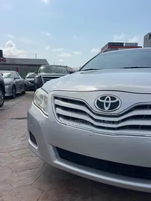Toyota Camry 2010 Silver