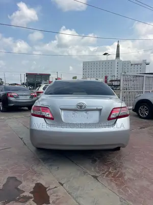Toyota Camry 2010 Silver