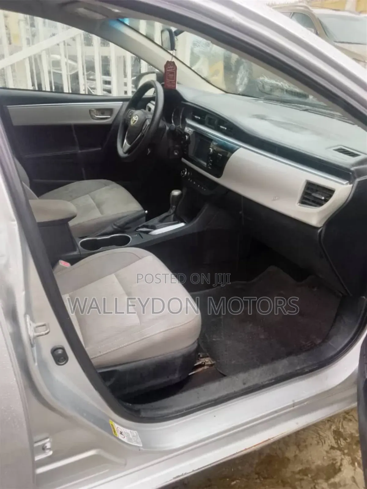Toyota Corolla 2015 Silver