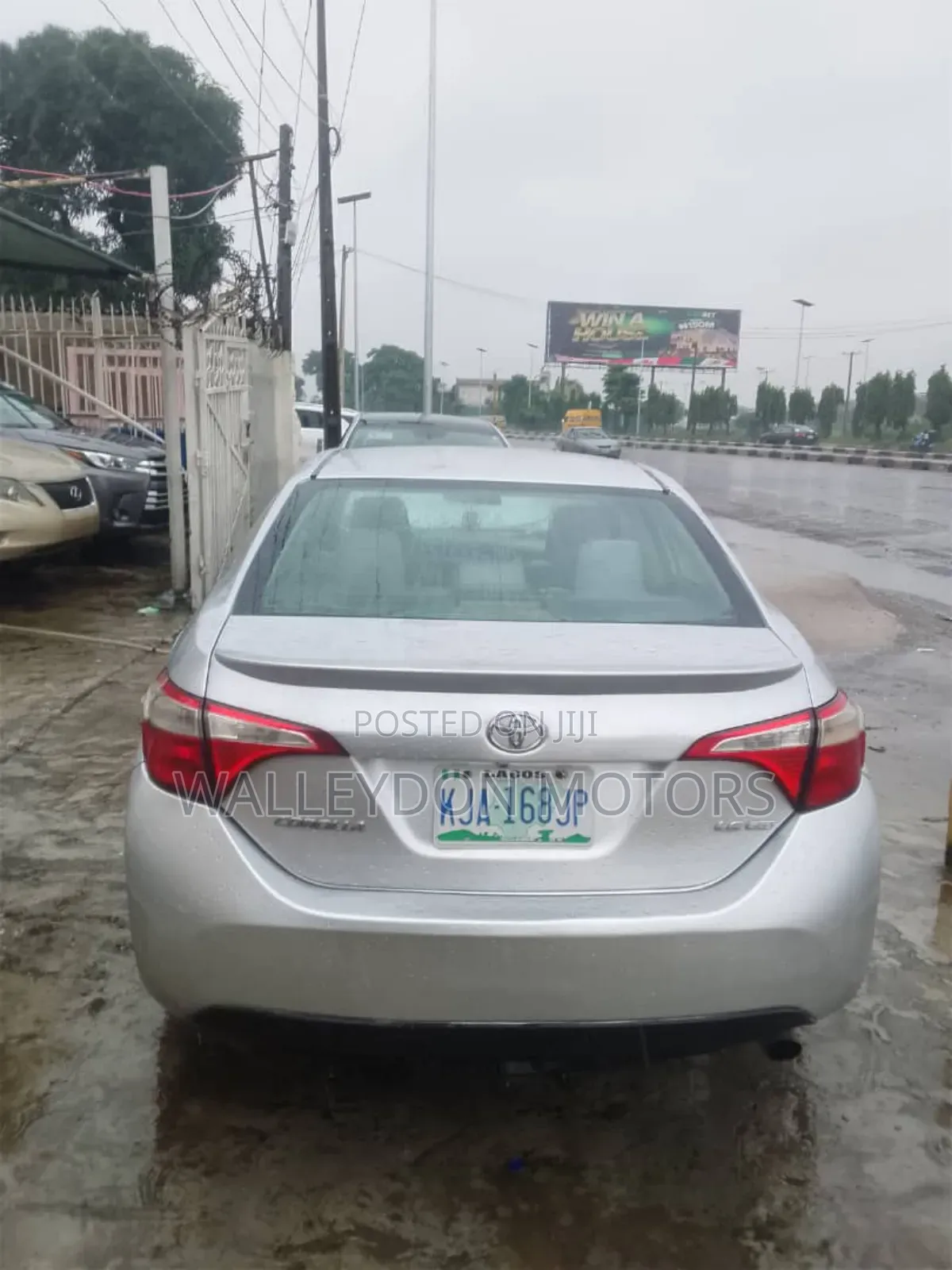 Toyota Corolla 2015 Silver