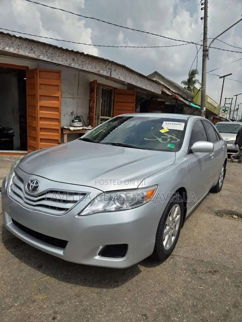 Toyota Camry 2010 Silver