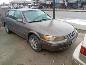 Toyota Camry Automatic 1999 Brown
